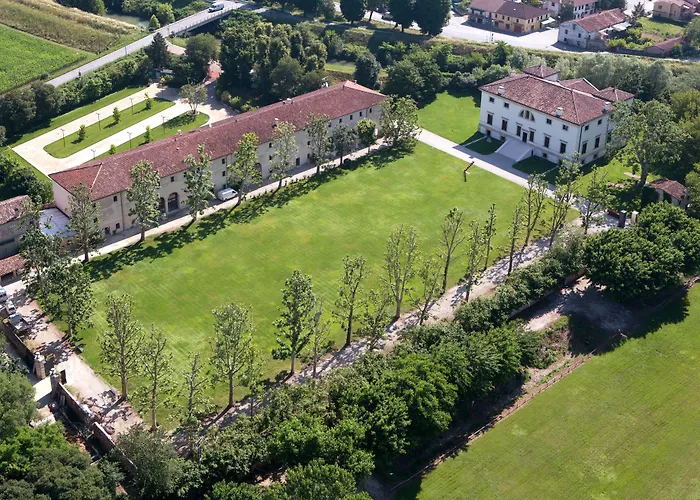 La Barchessa Di Pisani 4* Лониго